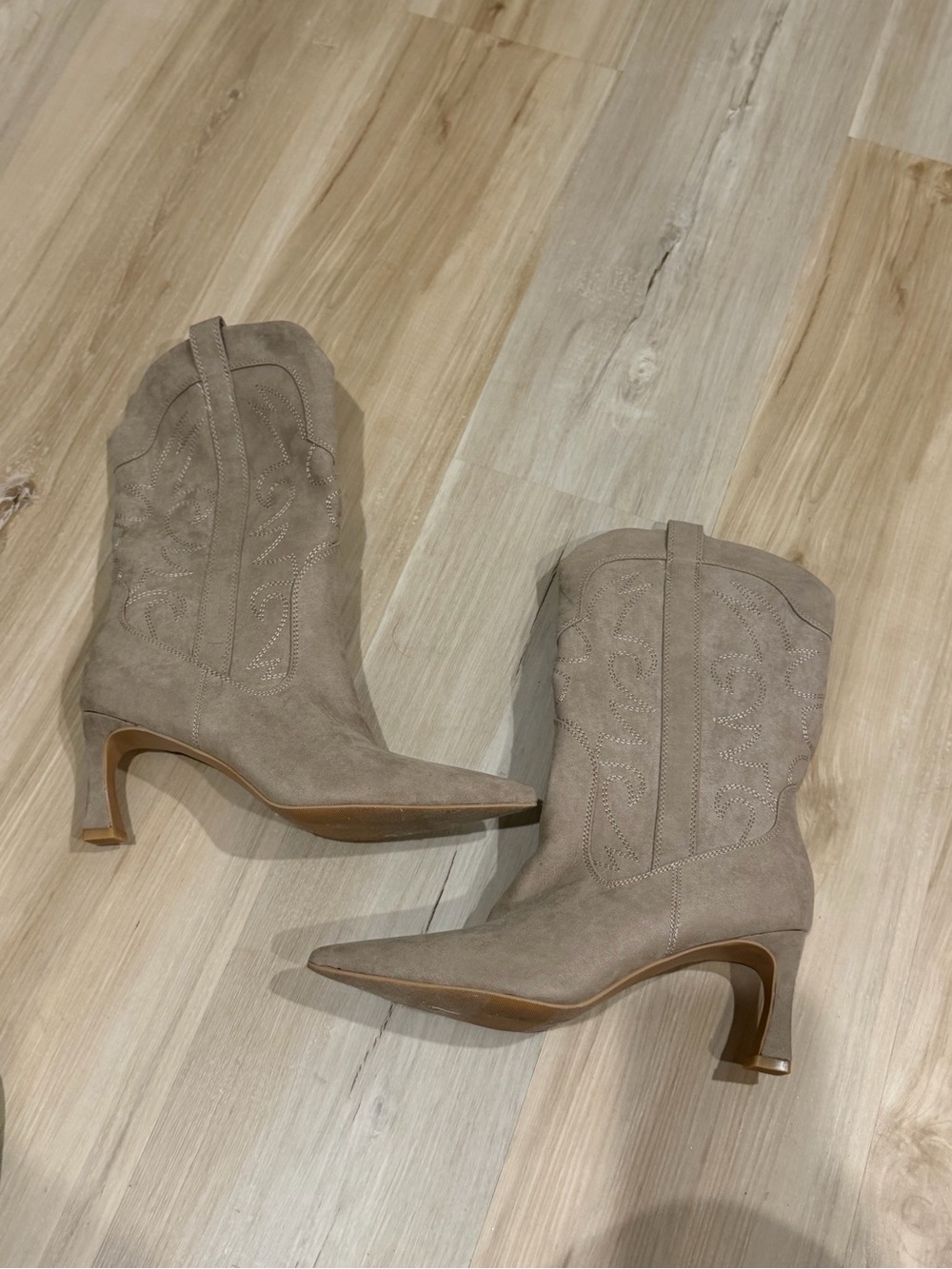 Women's Taupe Suede Pointed-Toe Western Booties